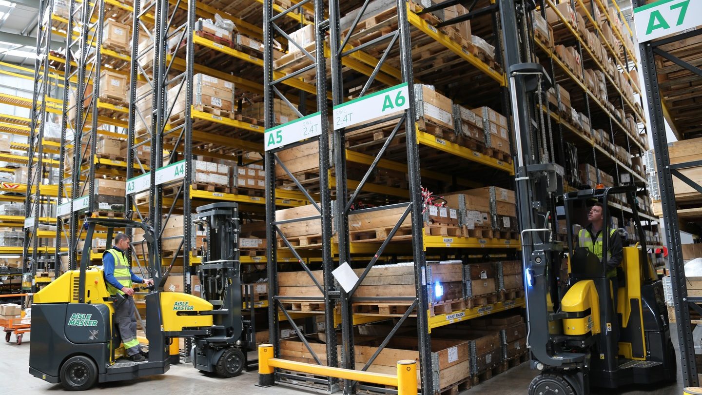 Aisle-Master Order Picker