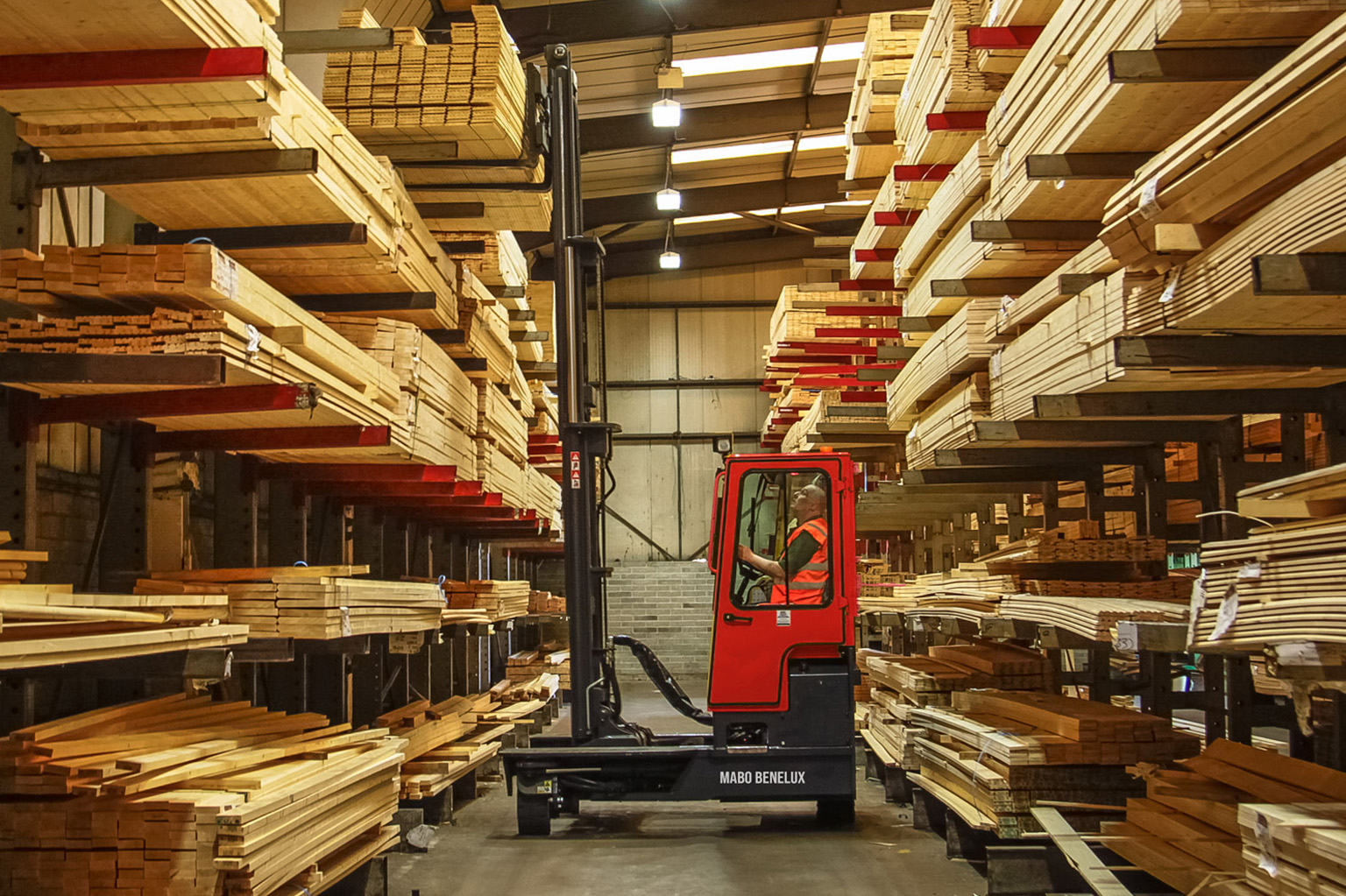 Chariot élévateur latéral pour bois