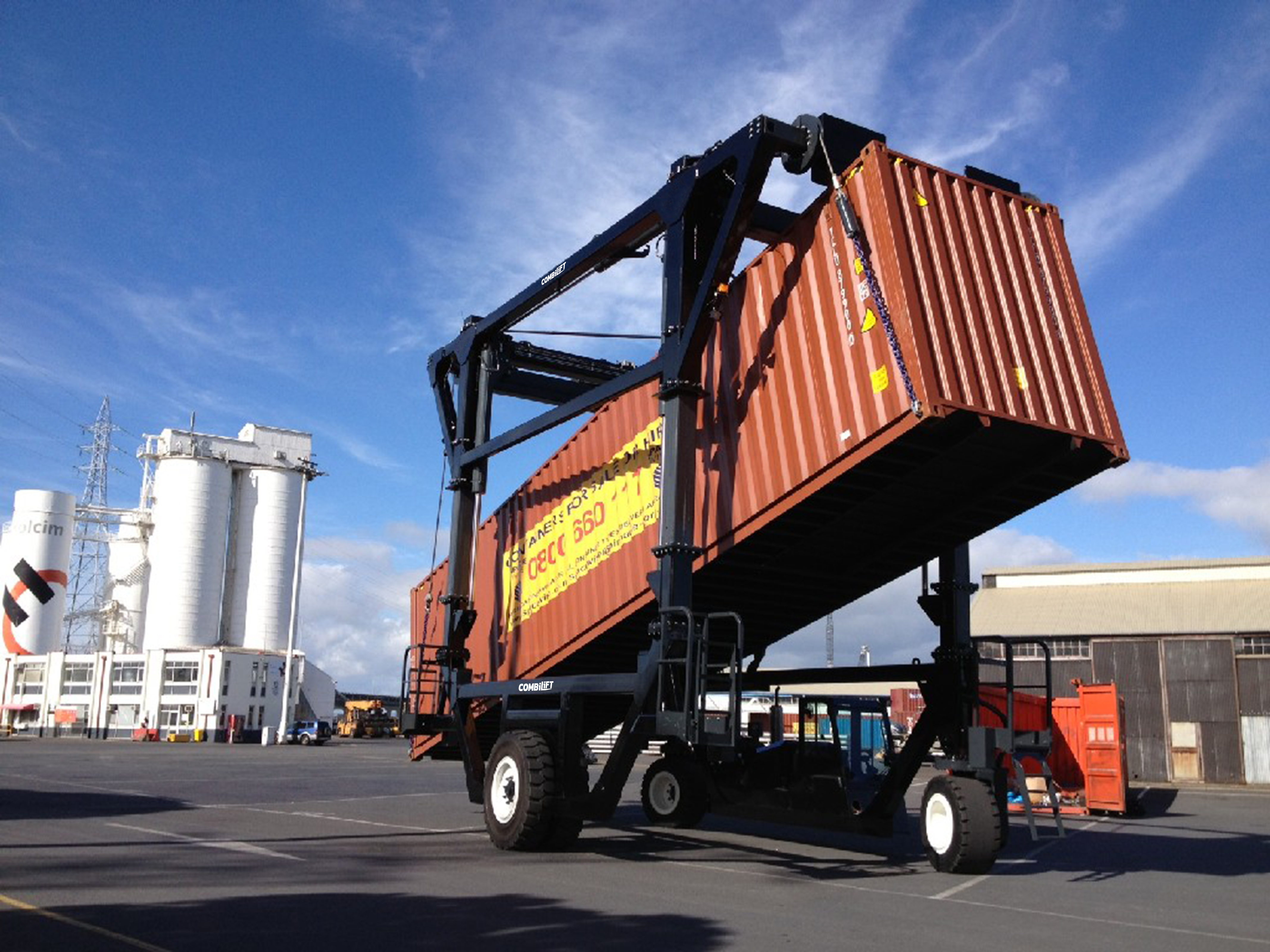Combilift – Combi Sc – Straddle Carrier Handling Containers Tipping Contaniers