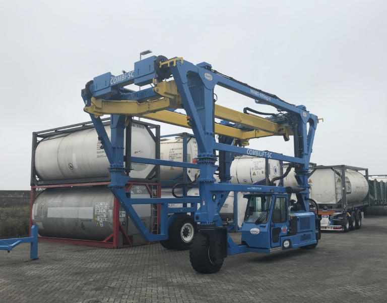 Straddlecarrier1